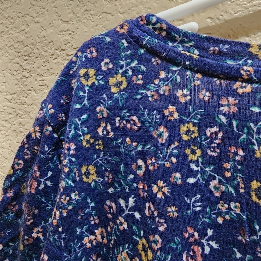 SO Blue floral short sleeve shirt Size small - Picture 7 of 9